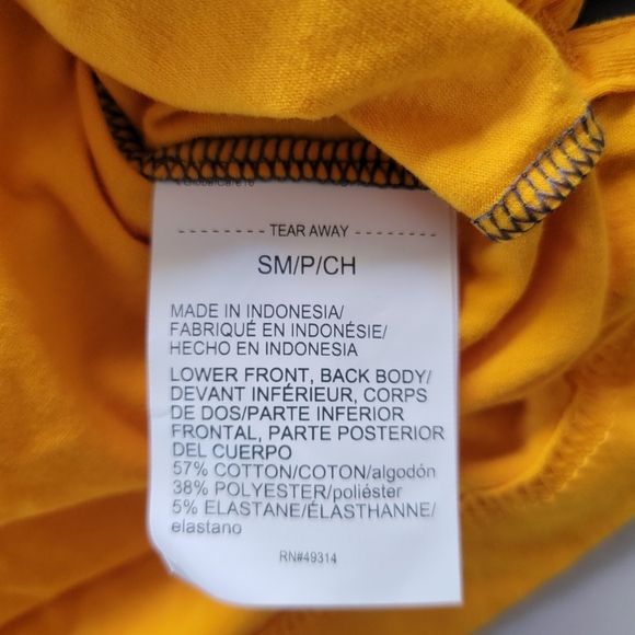 Under Armour Charcoal and Mustard 1/4 Zip  Pullover Hoodie - Picture 7 of 7